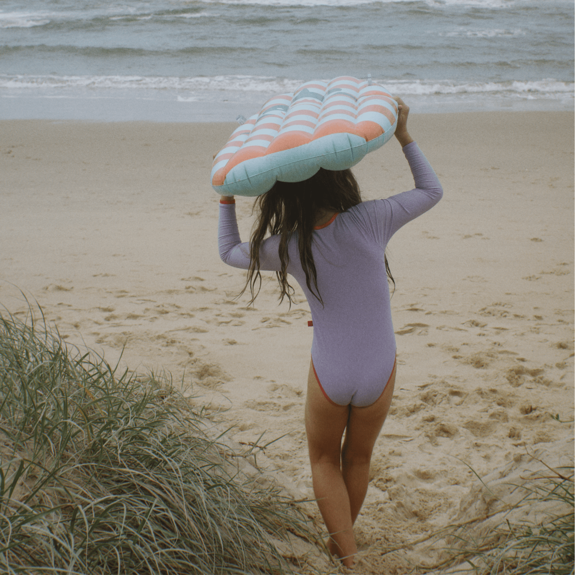 costume-intero-bambina-UV-con-mani-lunghe-viola-swim-essentials-9