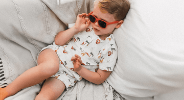 Niño_con_conjunto_de_playa_jungle_swim_essentials