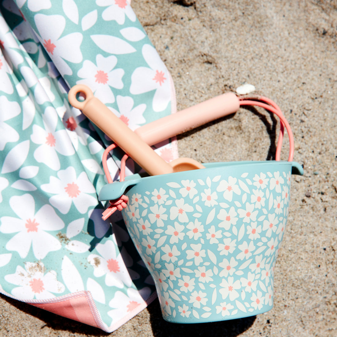 Conjunto-de-juegos-de-playa-multicolor